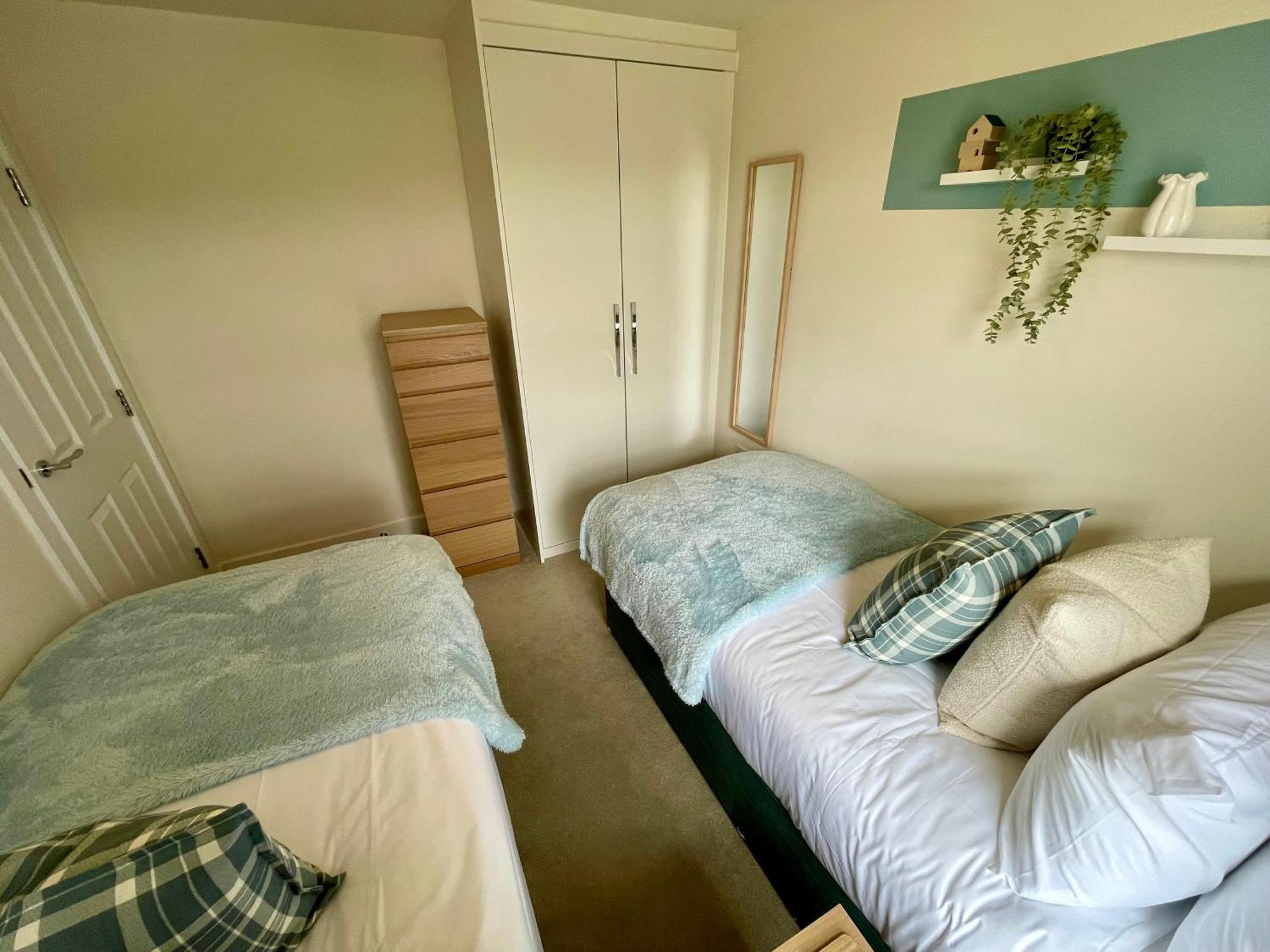 3-Bedroom Luxury Stay With Free Parking Маркет-Гарборо Екстер'єр фото