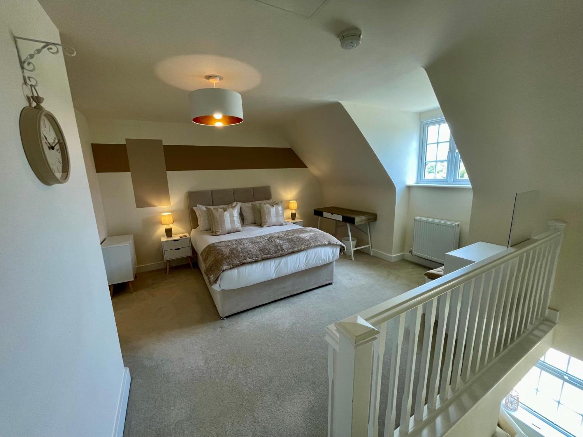 3-Bedroom Luxury Stay With Free Parking Маркет-Гарборо Екстер'єр фото