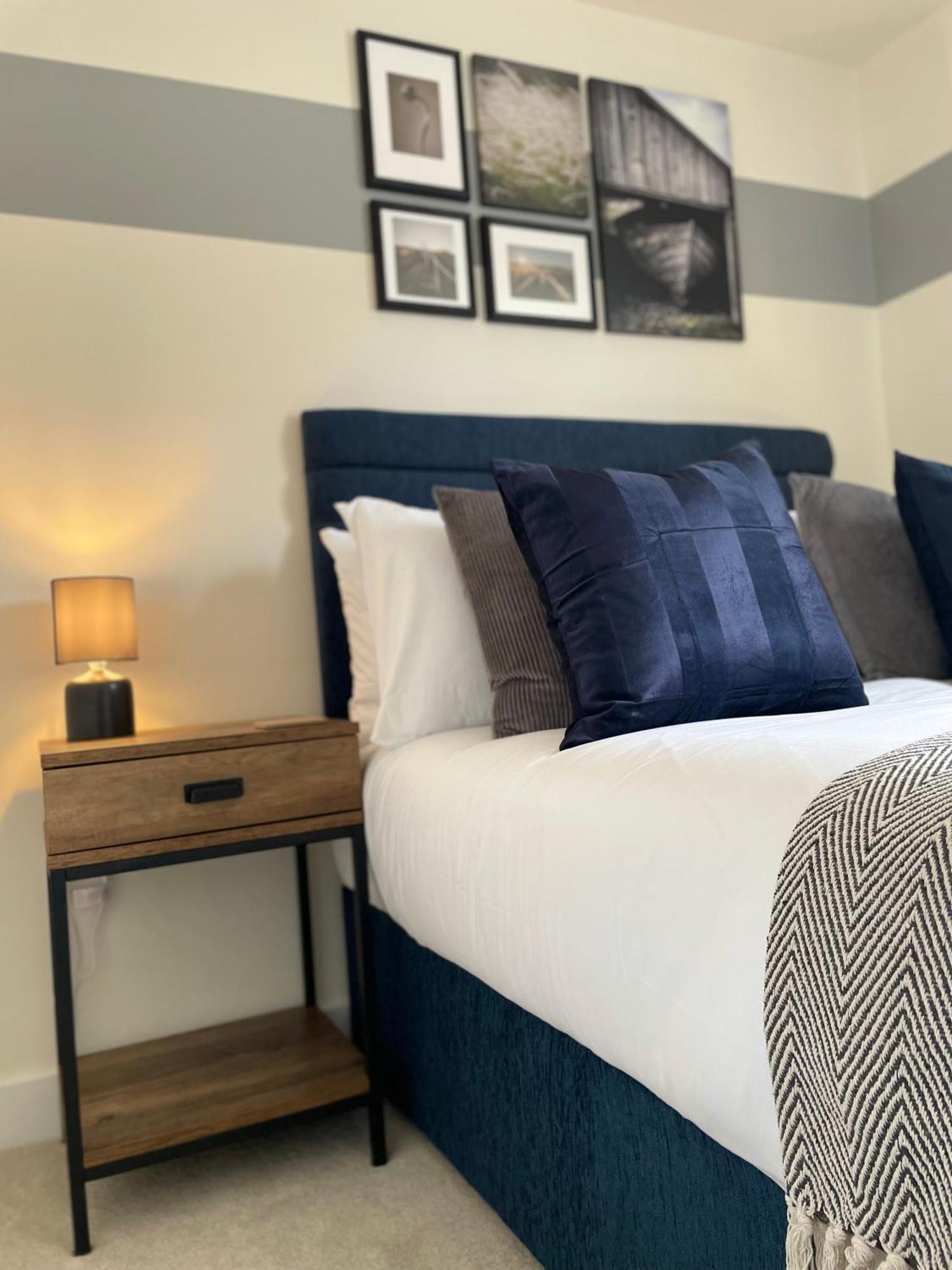 3-Bedroom Luxury Stay With Free Parking Маркет-Гарборо Екстер'єр фото
