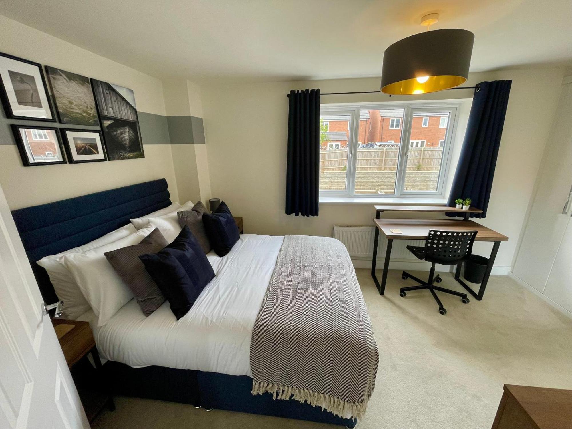 3-Bedroom Luxury Stay With Free Parking Маркет-Гарборо Екстер'єр фото