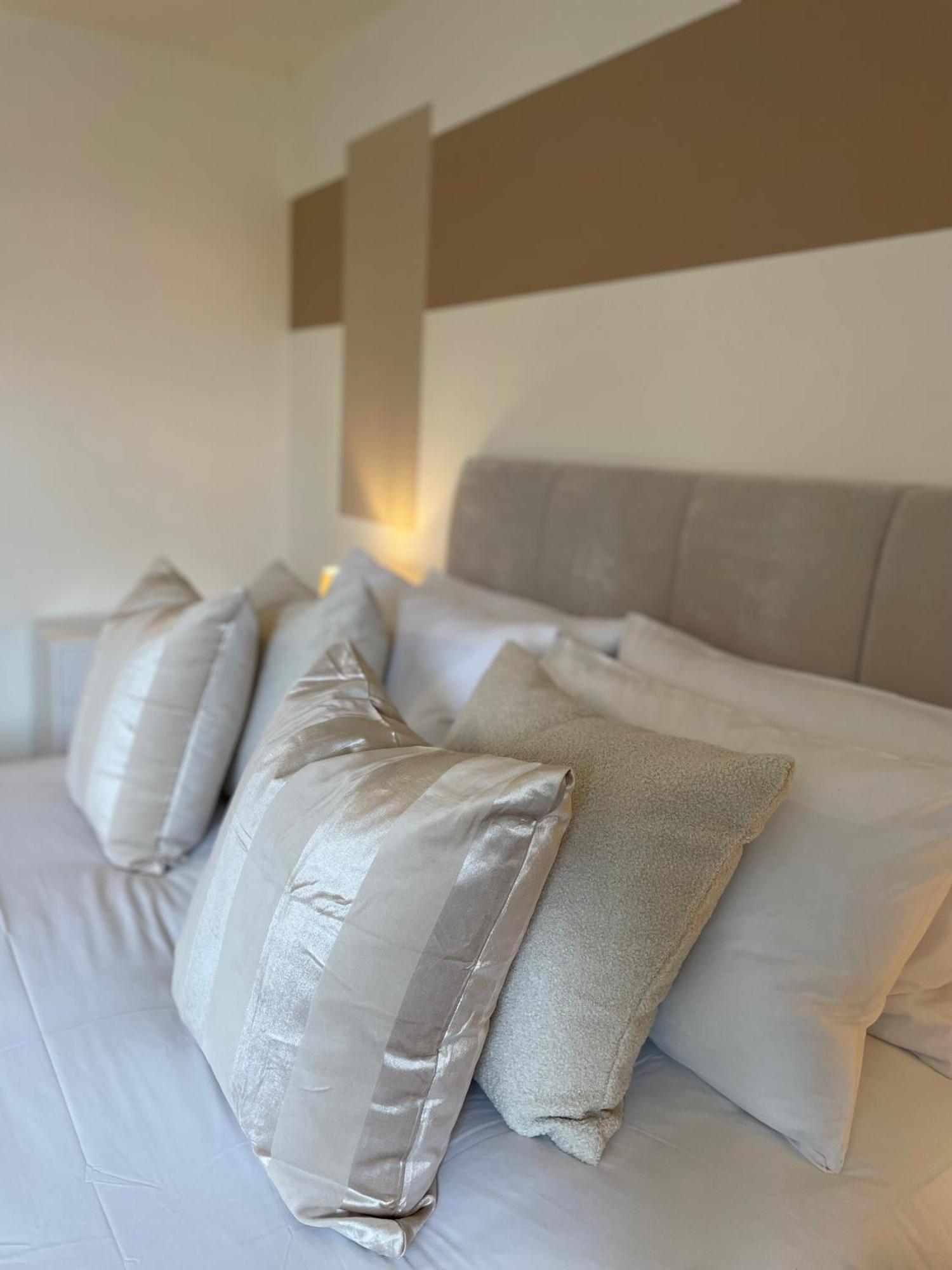 3-Bedroom Luxury Stay With Free Parking Маркет-Гарборо Екстер'єр фото